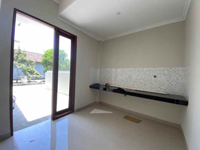 dijual rumah siap huni di purwomartani