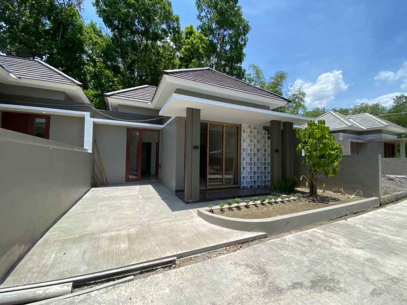 dijual rumah siap huni di purwomartani