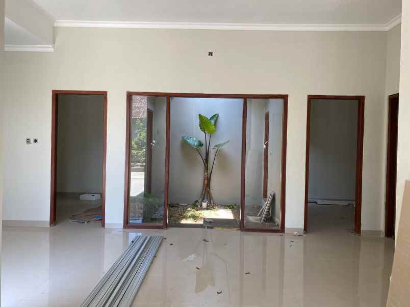 dijual rumah siap huni di purwomartani