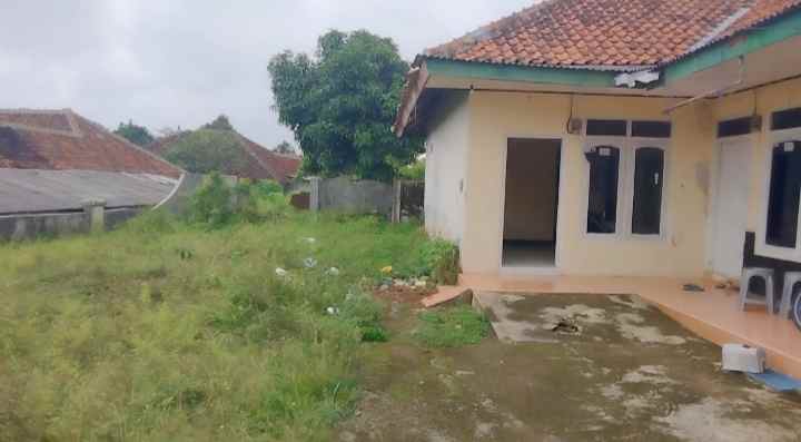 dijual rumah siap huni halaman luas akses mobil