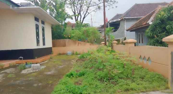 dijual rumah siap huni halaman luas akses mobil