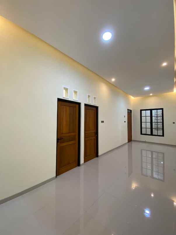 dijual rumah siap huni lokasi plamongan indah