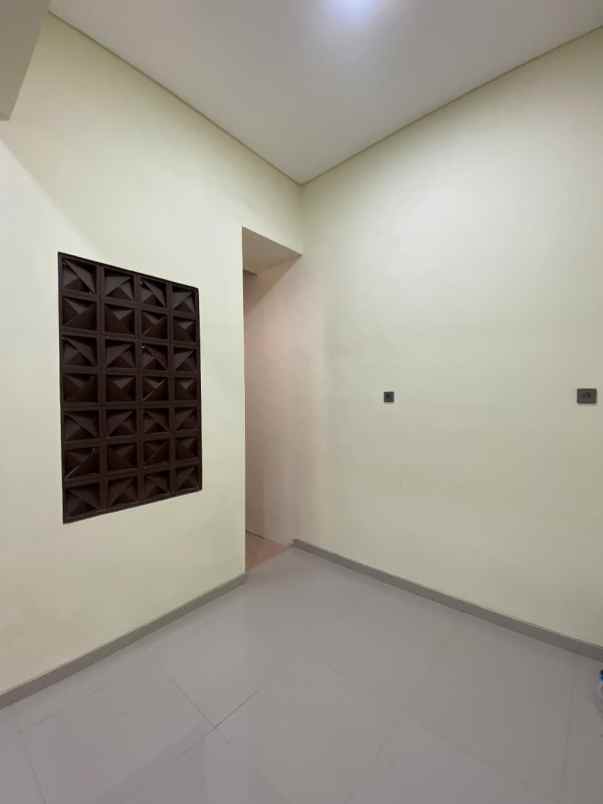 dijual rumah siap huni lokasi plamongan indah