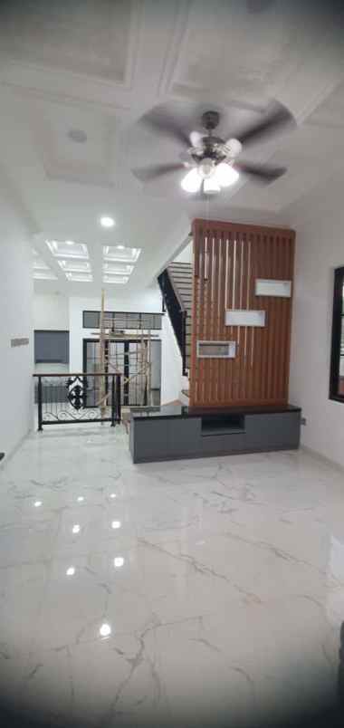 dijual rumah siap huni posisi hook di sentul city