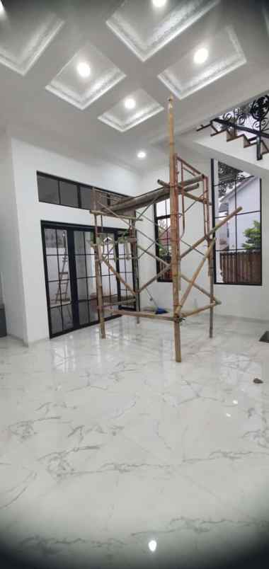 dijual rumah siap huni posisi hook di sentul city
