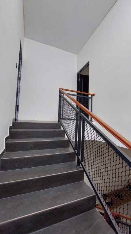 dijual rumah sidosermo