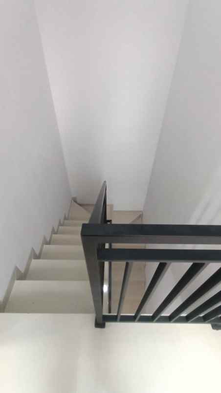 dijual rumah simpang gajayana lowokwaru