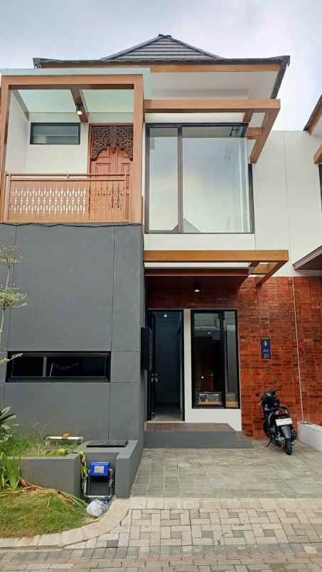 dijual rumah simpang gajayana lowokwaru