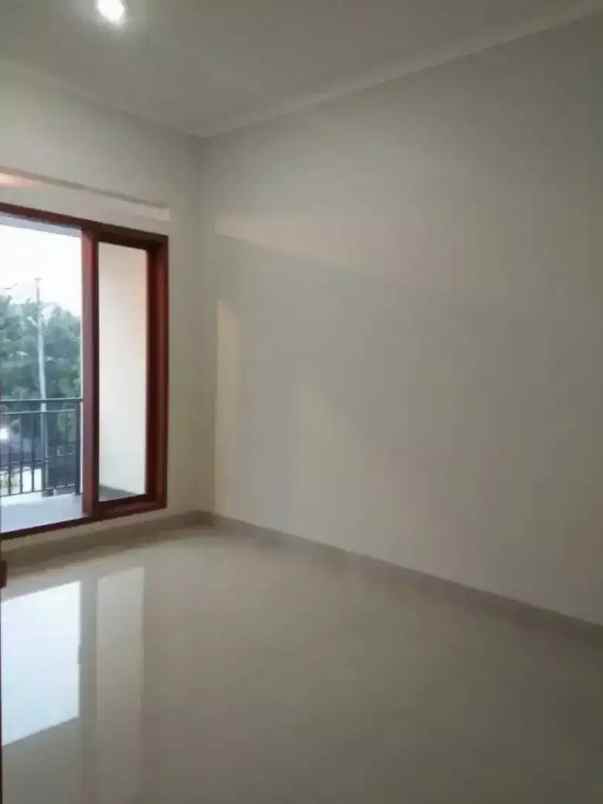 dijual rumah situ sari cijagra