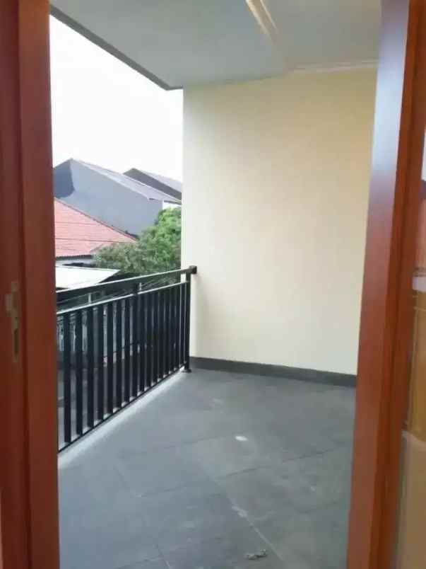 dijual rumah situ sari cijagra