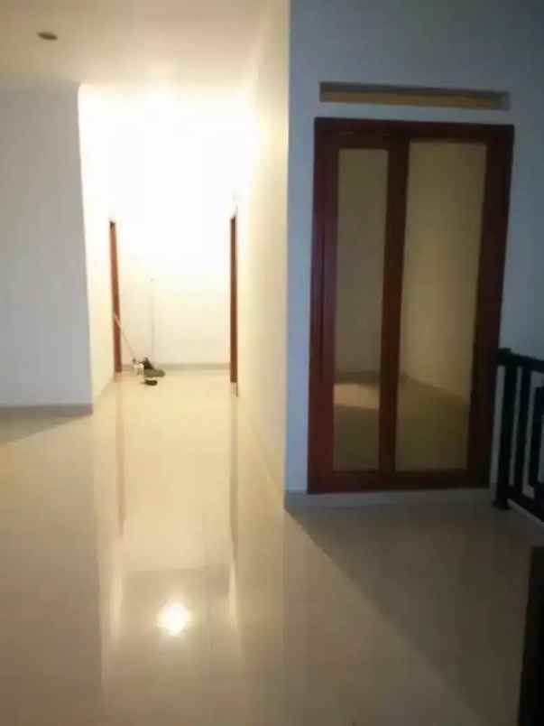 dijual rumah situ sari cijagra