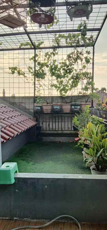 dijual rumah srengseng sawah