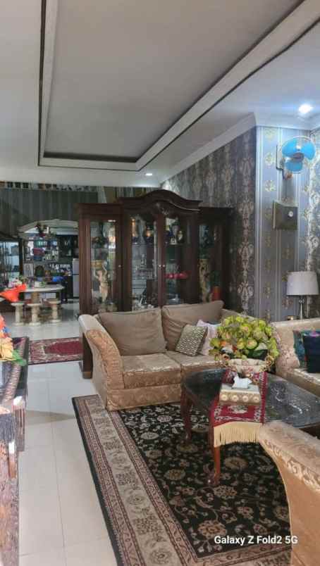 dijual rumah strategis di johar baru jakarta pusat