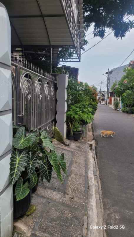 dijual rumah strategis di johar baru jakarta pusat