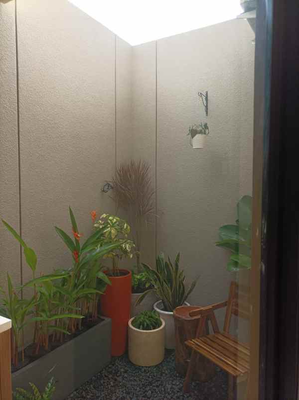 dijual rumah suvarna sutera cluster astha