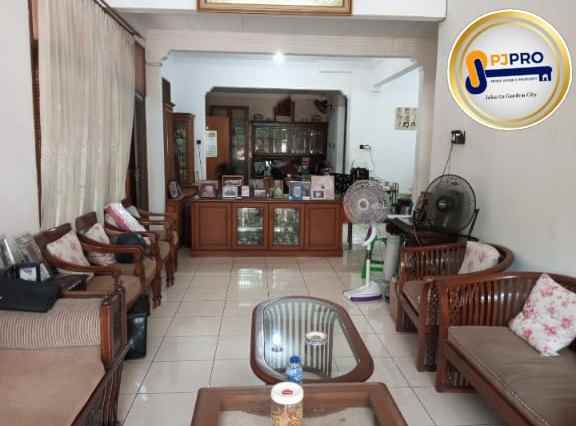 dijual rumah taman buaran indah