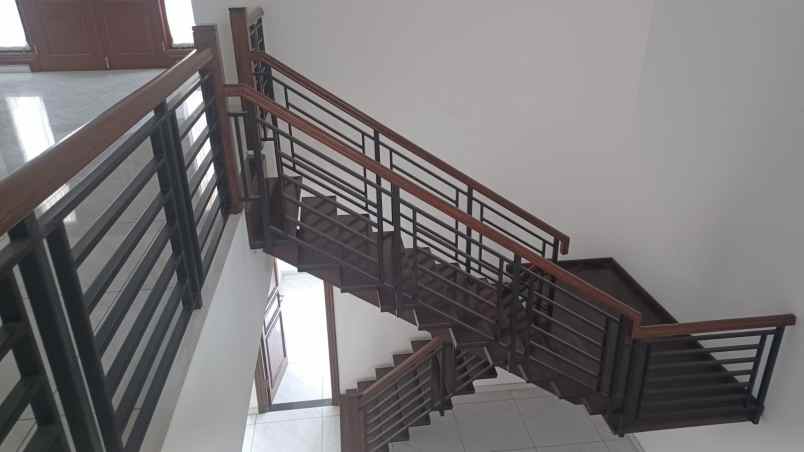 dijual rumah taman modern cakung