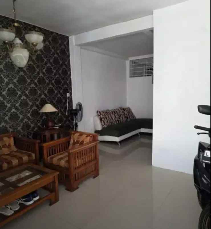 dijual rumah taman pondok indah