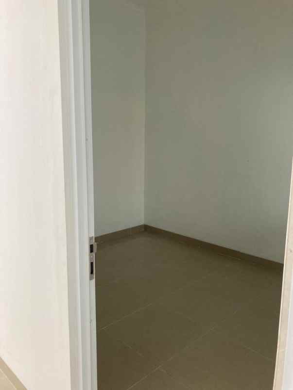 dijual rumah tanjung duren selatan