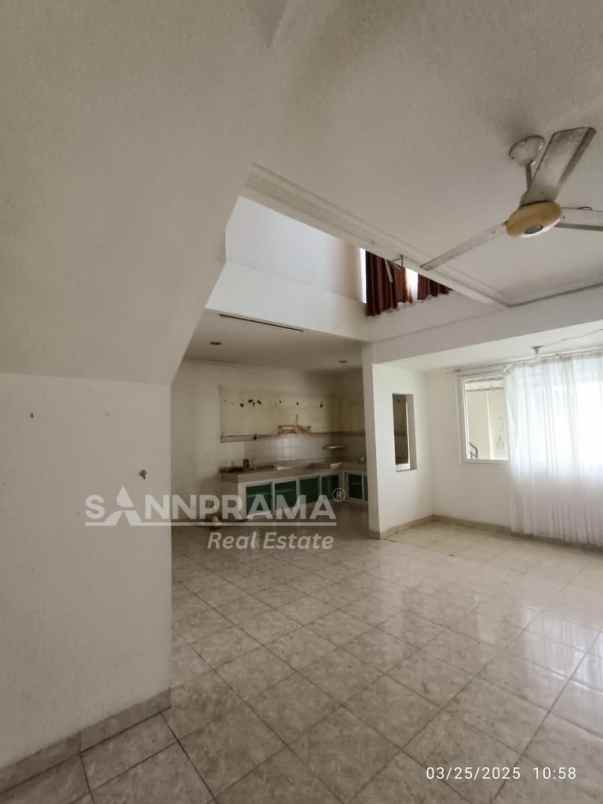 dijual rumah telaga golf sawangan