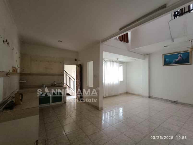 dijual rumah telaga golf sawangan