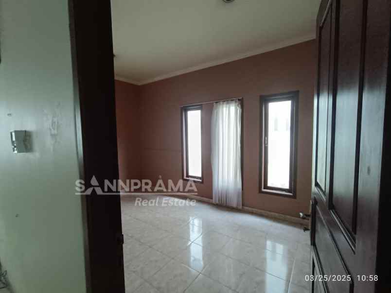 dijual rumah telaga golf sawangan