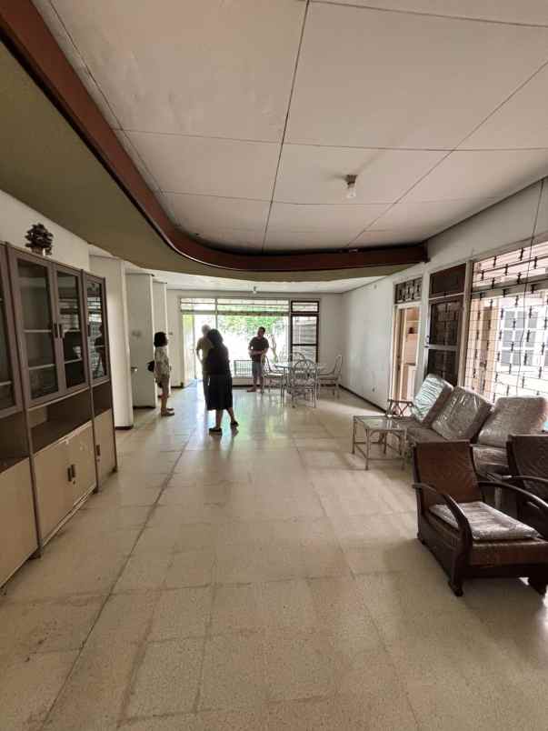 dijual rumah tenggilis mejoyo