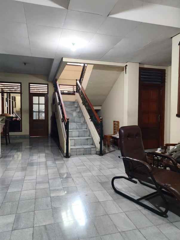dijual rumah utan kayu matraman
