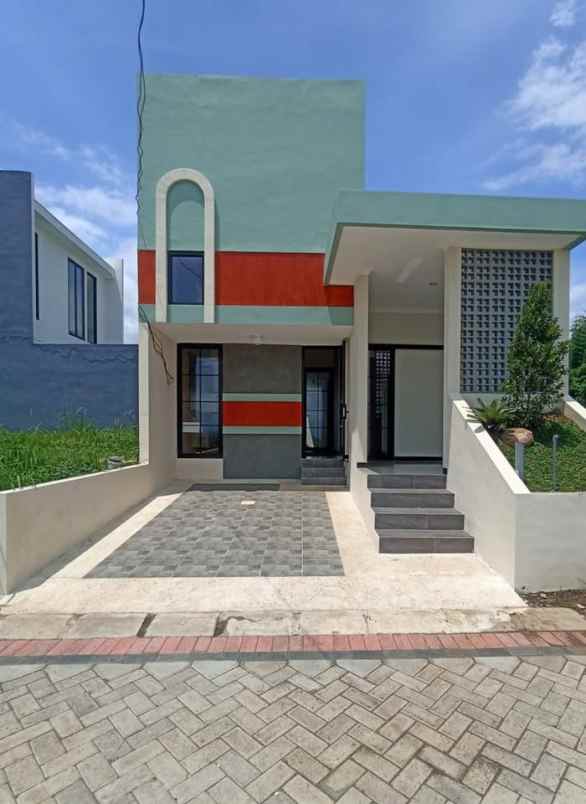 dijual rumah villa bukit tidar jalan