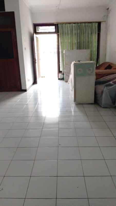 dijual rumah villa kalijudan