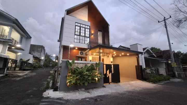 dijual rumah wedomartani ngemplak