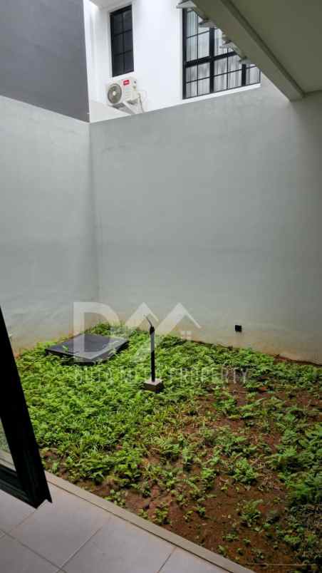 dijual rumah winona alam sutera