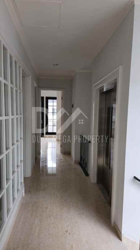 dijual rumah winona alam sutera