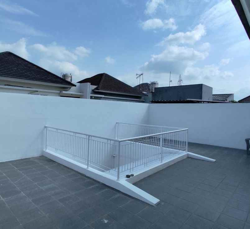 dijual rumah wisata bukit mas