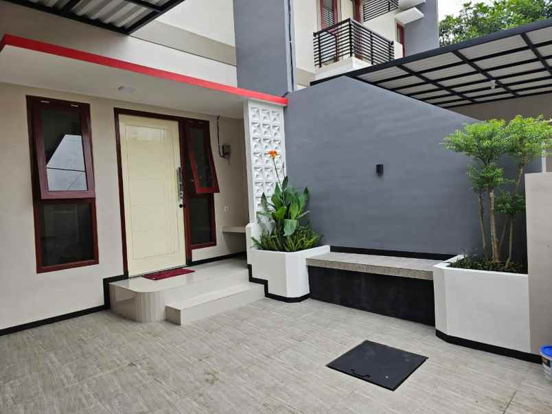 dijual rumah wisma bungurasih