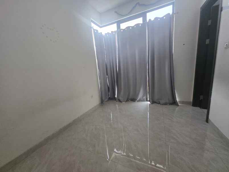 dijual sangat murah lavon swan city tangerang