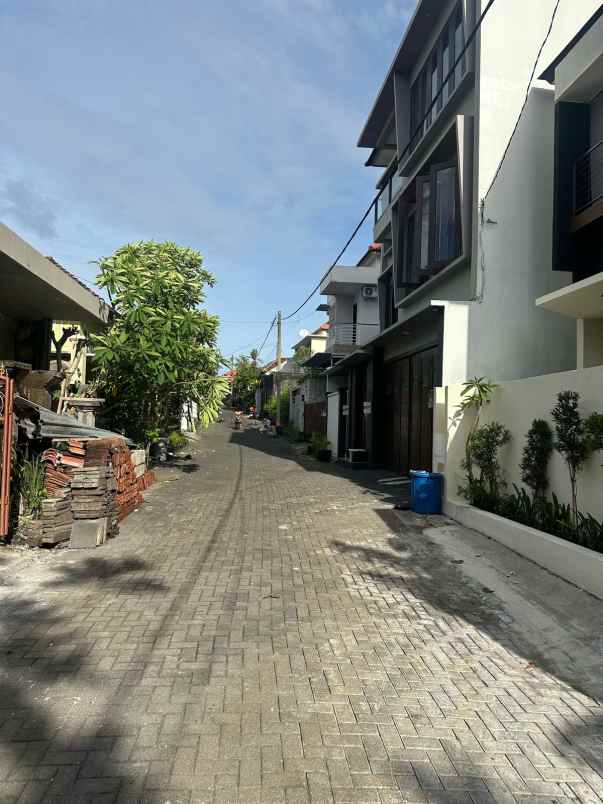 dijual villa banjar semer kerobokan