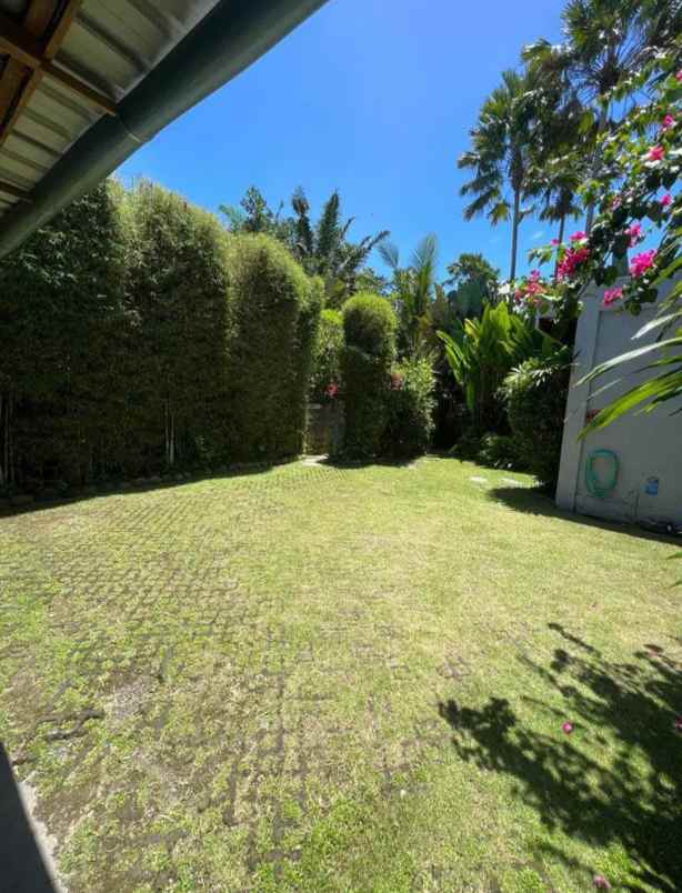 dijual villa desa lalanglingah kec
