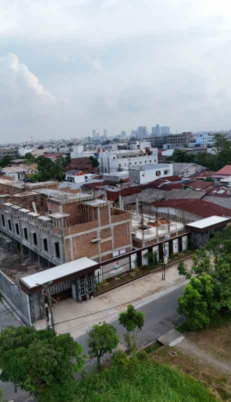 dijual villa jalan kemenangan tuasan