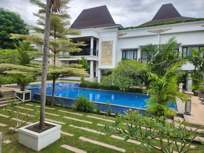 dijual villa jalan pantai balangan