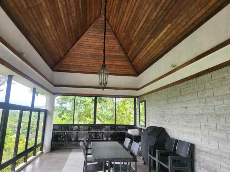 dijual villa jalan pantai balangan