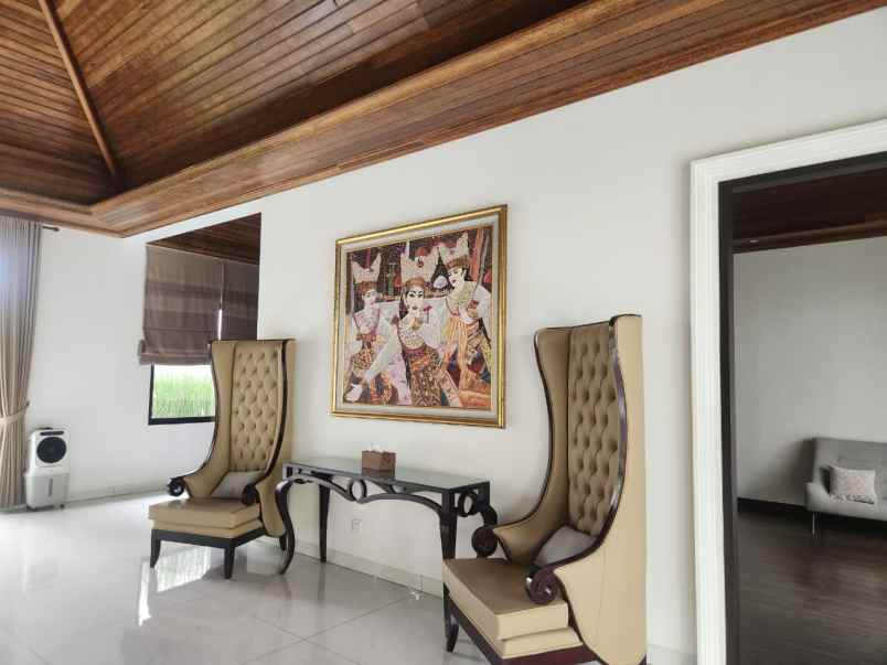 dijual villa jalan pantai balangan