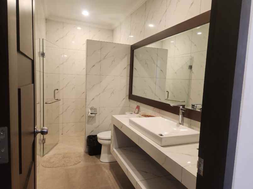 dijual villa jalan pantai balangan