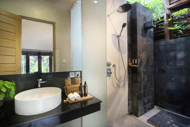 dijual villa mereren village