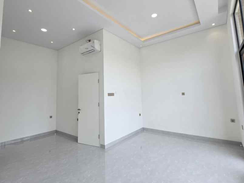 dijual villa sentosa park sunggal