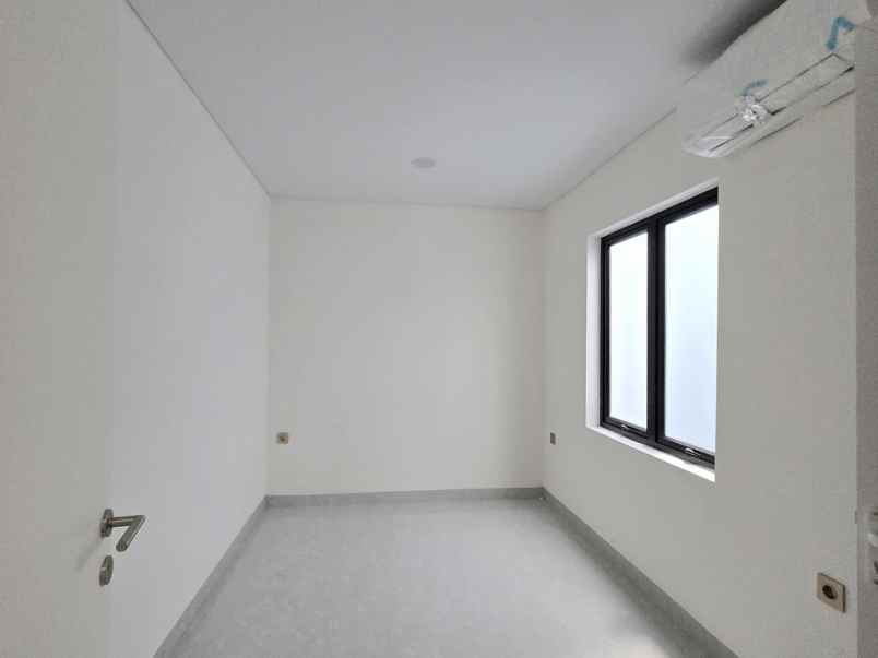 dijual villa sentosa park sunggal