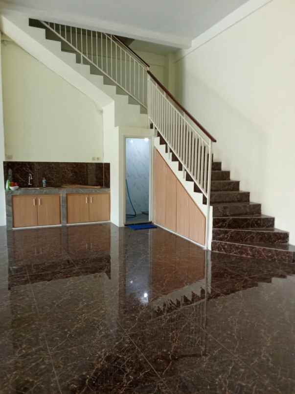 disewakan ruko gudang kantor raya sememi