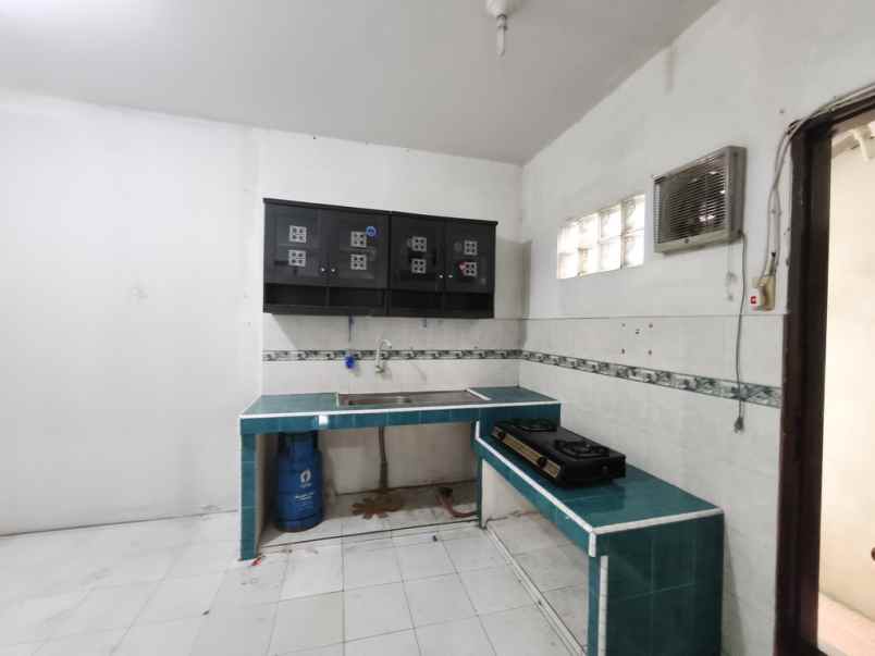 disewakan rumah 1 tingkat komplek cemara asri