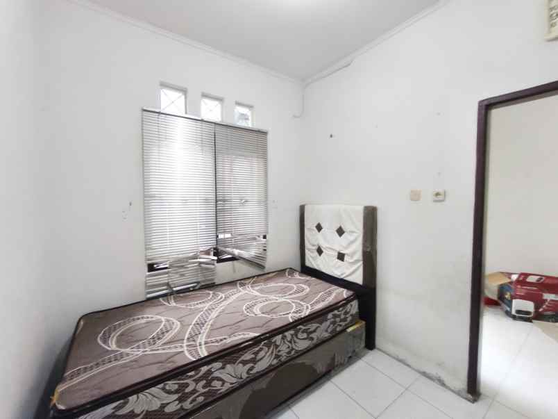 disewakan rumah 1 tingkat komplek cemara asri