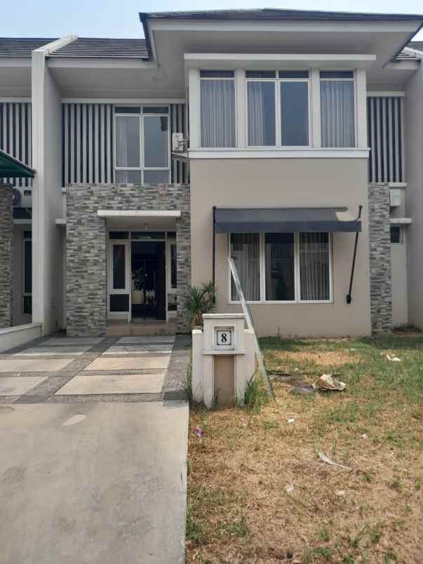 disewakan rumah cluster helios suvarna sutera